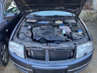 ŠKODA SUPERB 2.0Tdi-2008 POTKANÝ MOTOR-NEPOJÍZDNÉ - 11