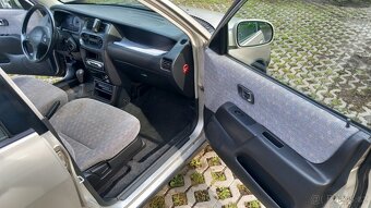 Daihatsu Sirion - 11