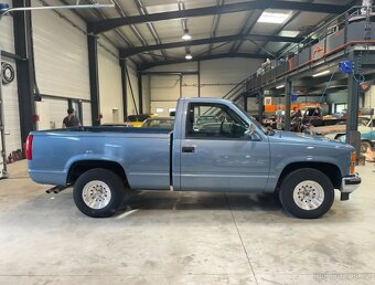 Chevroletu Silverado 1500 z roku 1988 - 11
