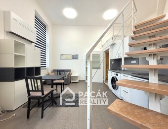 Pronájem zrekonstruované vybavené kanceláře 1+kk (27 m2) v O - 11