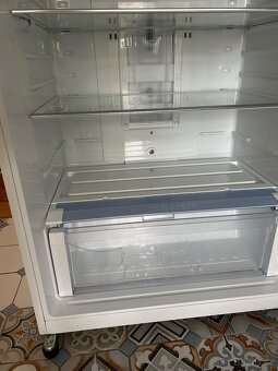 ŠIROKÁ AMERICKÁ LEDNICE S MRAZÁKEM - 11