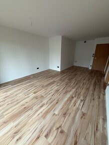 BYT-TOP-EXLUZIVNÍ 2+KK+ZAHRADA 82,85m2 věž A - 11