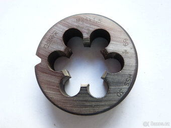 Závitníky a závitová očka NAREX - nové - 11