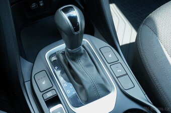 Hyundai Santa Fe 2.2 CRDI 147 kW, Tažné, Kamera, Keyless - 11