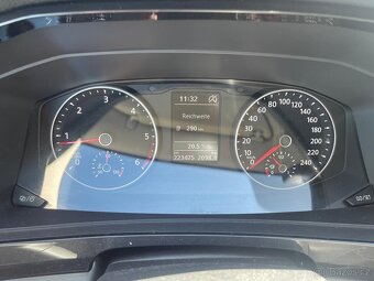 VW Multivan 2.0tdi 110kw S.kniha, pěkný stav. - 11