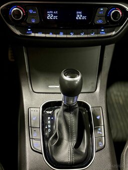Hyundai i30 1.6 CRDi 100kw automat DCT - 11
