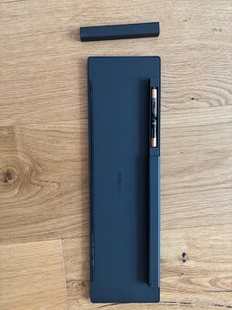 bezdrátové klávesnice Logitech a Microsoft (2ks) - 11