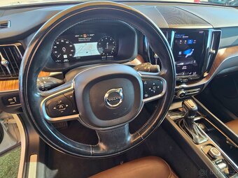 Volvo XC60 T5 Momentum 2021 - 11