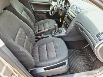 ŠKODA OCTAVIA 2 COMBI facelift 159tis.km pouze servis Škoda - 11