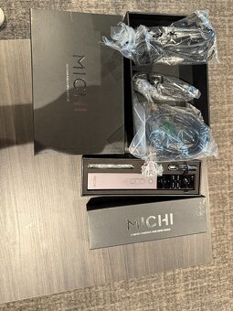 MICHI X5 - Referenční Stereo zesilovač - 11