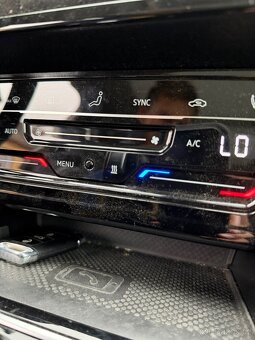 VW PASSAT VARIANT 2.0TDI 147kW DSG WEBASTO TAŽNÉ 2020 VÝBAVA - 11