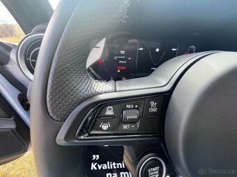 Alfa Romeo Giulia 2,0 T Veloce Q4 280k 8AT rok2024 - 11