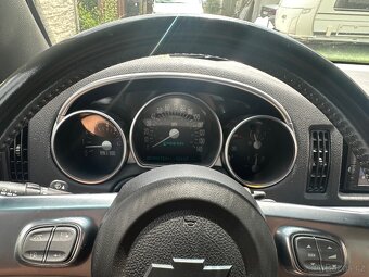 CHEVROLET SSR 6,0 V8 291KW r.v.2005 najeto 82137km - 11