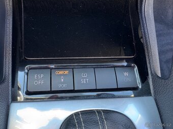 VW EOS 3.2 V6 184KW DSG - INDIVIDUAL - serviska - RARITA - 11