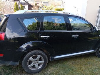 Peugeot 4007 - 11