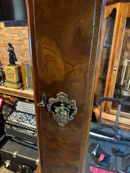 Prodám dvoje podlahové hodiny ve výborném stavu. - 11