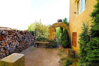 Rodinný dům 5+kk se zahradou a sklepem – klidné bydlení 15 m - 11