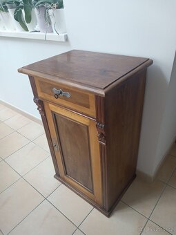 Starožitná komoda/skříňka z masívu - 11