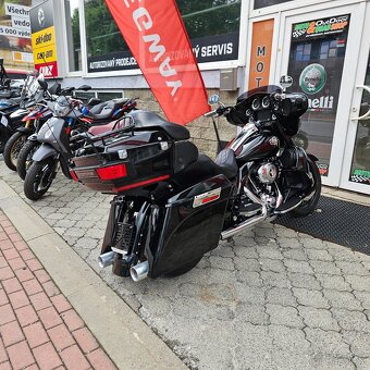 Harley-Davidson FLHTCU Electra Glide Ultra Classic - 11