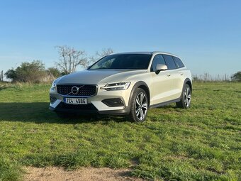 Volvo V60 - Cross Country B4 - AWD, BLIS - 11