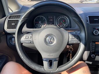 Volkswagen Touran, 2.0 TDI 125kW - DSG-XENON-NAVI - 11