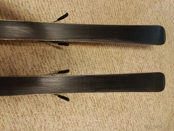 Carvingové lyže Elán - 11