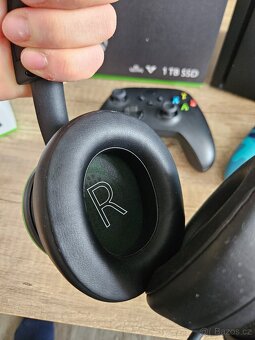 XBOX SERIES X 1TB + příslušenství - 11