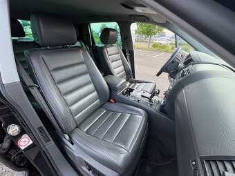 Volkswagen Touareg - 11