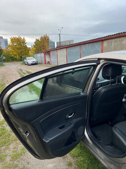 Renault Fluence 2010 1.6i - 11