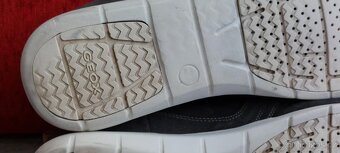 KOŽENÉ TENISKY S PRODYŠNOU PODRÁŽKOU - GEOX - vel. 45 - 11