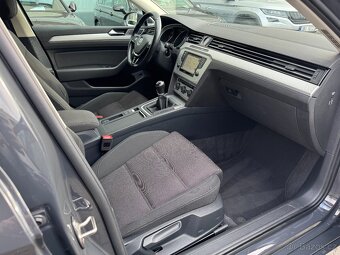 VW Passat Variant 2.0TDI 110 kW Full LED Navi 2015 ACC - 11