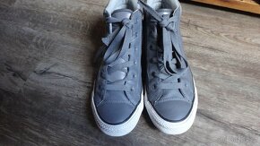 Dvoje vysoké kožené Converse v.38,5 - 11