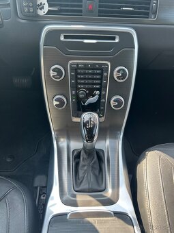 Volvo V70 D4 2.0d 133kw r.v.2015 naj.251Tkm serviska E Drive - 11
