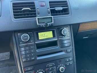 Volvo XC90 2.4 D5 136kW 7Míst Momentum - 11