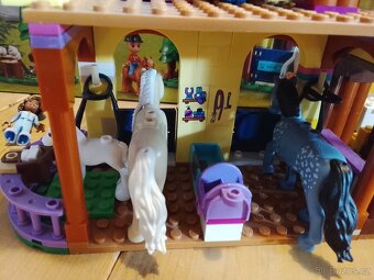 Lego Friends 41683 chov koní - 11