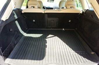 VOLVO XC60 D5 173KW 2018 MOMENTUM CZ ODPOČET DPH - 11