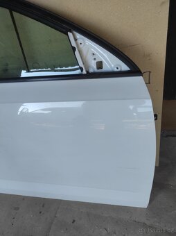Prodám pravé přední dveře Škoda Octavia 3 LF9E - 11