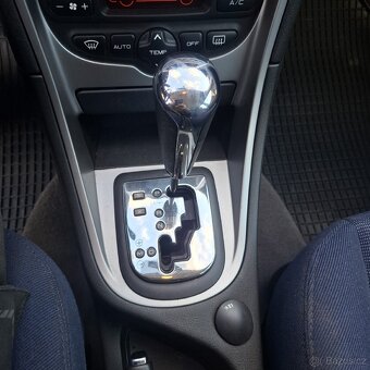 Peugeot 307 1.6 benzin automat r.v.2002/10 7 míst - 11