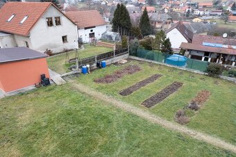 2038m2, Stavební pozemek, kompletně zasíťováno - 11