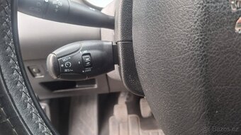 Peugeot 308 1.6 benzin 88kw 2008 NOVÁ STK - 11