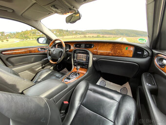 Jaguar XJR 4.2 V8 291kw Automat+Serviska - 11