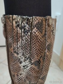 Kozačky na podp. GUESS, hadí vzor, kůže, vel. 37 - 11