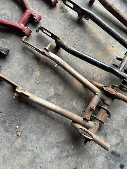 Predám zadní kyvná vidlice na motocykle JAWA ČZ 175 250 350 - 11