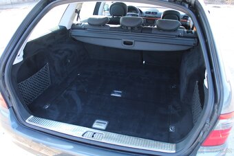 MERCEDES BENZ E 220CDI,KOMBI,TAŽNÉ,MANUÁL,ORIG.KM - 11