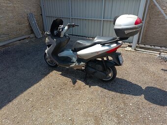 Malaguti Madison 150 CZ doklady - 11