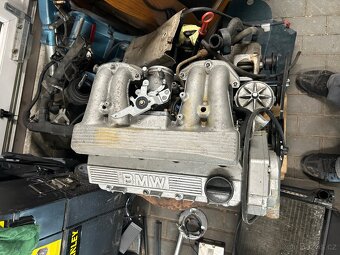 BMW M40B18 – 2x motor + 2x převodovka + díly - 11