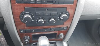 Jeep Grand Cherokee - 11