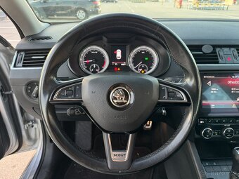 Škoda Octavia Scout - 11