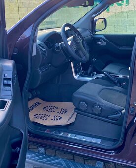 NISSAN NAVARA D40 2.5 dci 140KW UZÁVIERKA - 11