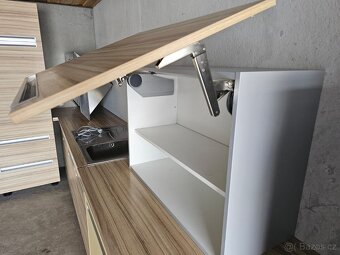 Kompletní kuchyně ZEBRAWOOD vč. spotřebičů - 11